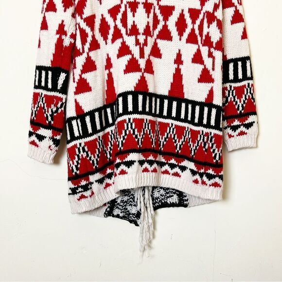 Bethany Mota Open Front Aztec Pattern Fringe Shawl Knit Cardigan, Size Medium - Picture 7 of 10